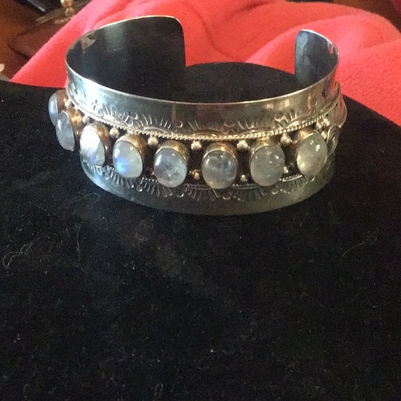 COPY - ABSOLUTELY GORG MOONSTONE CUFF BRACELET MUST SEE 👀 - Picture 2 of 9